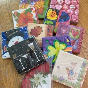 Assorted holiday paper napkins